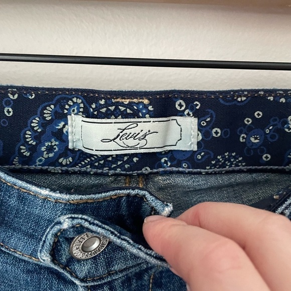 Levi's Classic Jean Shorts Size 6 - Picture 3 of 10